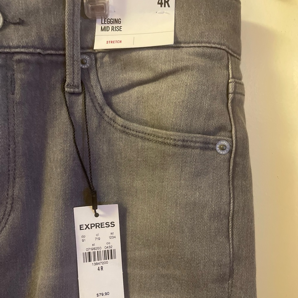 Nwt gray express mid rise leggings size 4